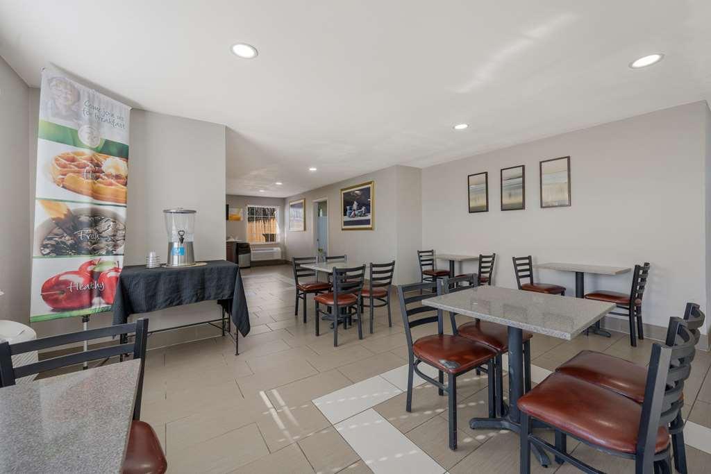 Quality Inn University Area Farmville Restaurang bild